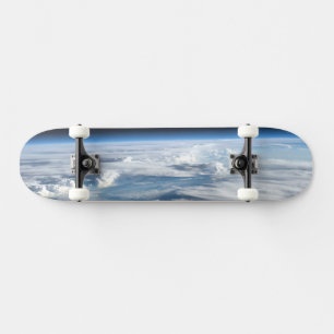 Wolkenkratzer über Sudan Skateboard