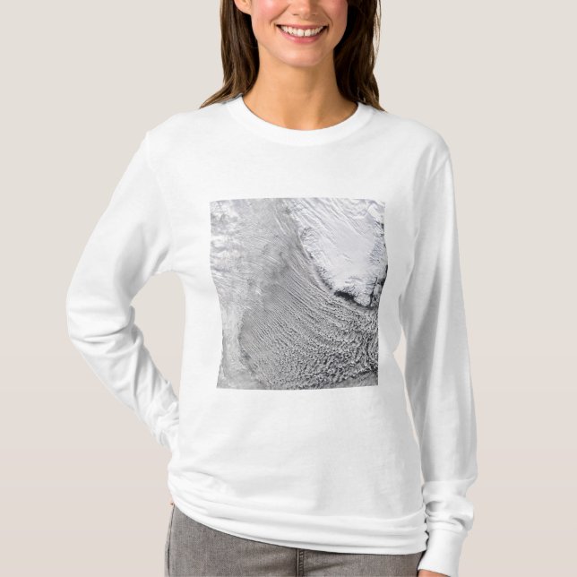 Wolkenstrassen im Labrador-Meer T-Shirt (Vorderseite)