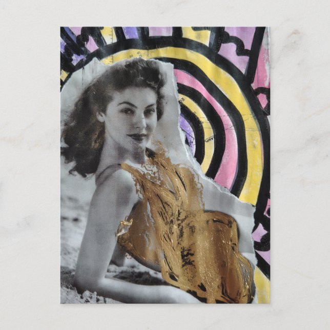 Woman in 1939 on the beach gold swimsuit postkarte (Vorderseite)