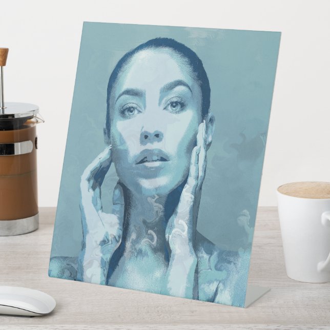 "Woman in Blue" Sockelschild (In Situ)