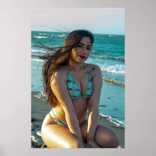 Woman Posing By The Seaside Poster (Vorne)