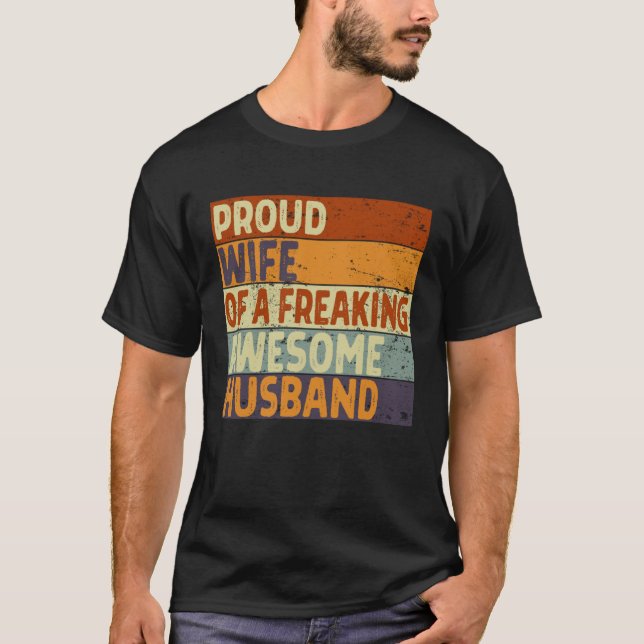 Women Proud Wife of A Freaking Awesome Hubby  Marr T-Shirt (Vorderseite)