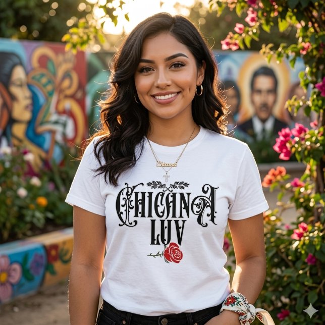 Womens Chicana Liebe T-Shirt (Chicana Love T-Shirt)