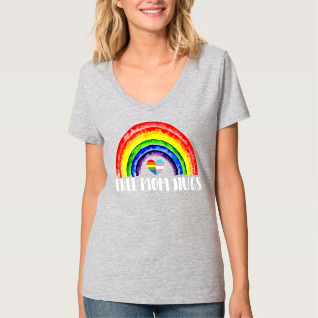 womens Free Mom Hugs Rainbow Heart LGBT  T-Shirt (Vorderseite)