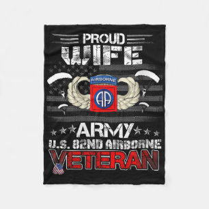 Womens Proud Ehefrau Army Us 82. Im Flugzeug Veter Fleecedecke