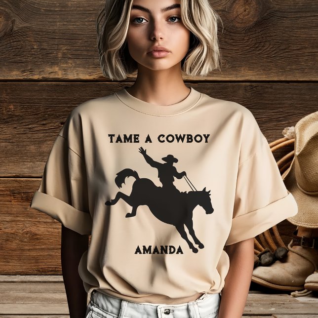 Women's Tame a Cowboy Man on Horse T-Shirt (Von Creator hochgeladen)