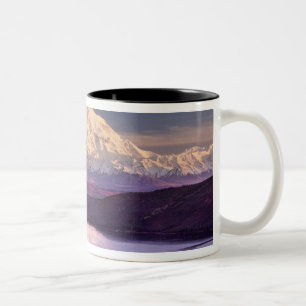 Wonder Lake und Mt. Denali bei Sonnenaufgang in de Zweifarbige Tasse