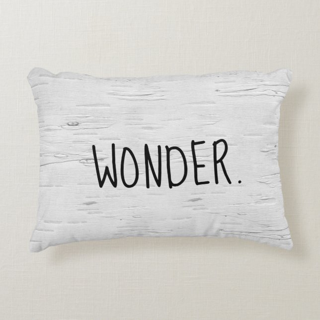 WONDER Text auf Birch Tree Akzent Pillow Dekokissen (Vorderseite)