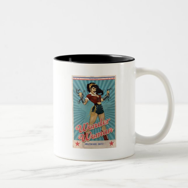 Wonder Woman Amazonians Unite Vintage Poster Zweifarbige Tasse (Rechts)