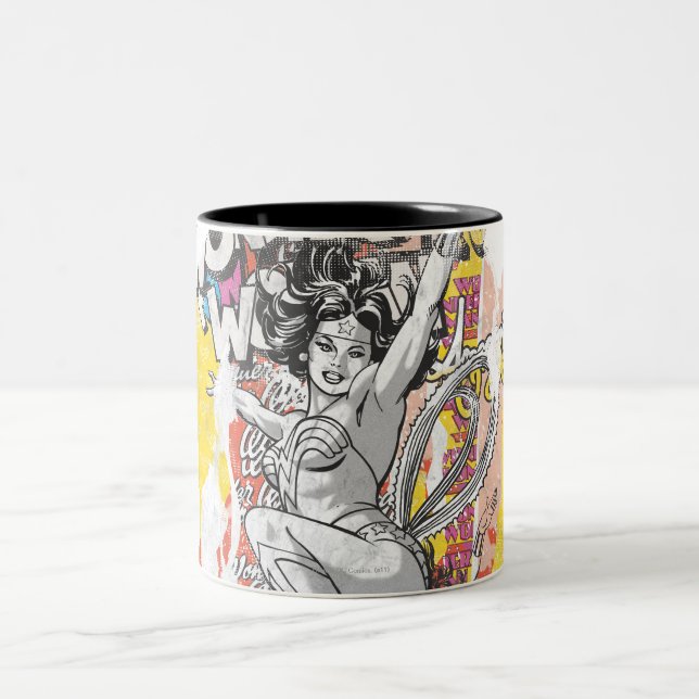 Wonder Woman Collage 1 Zweifarbige Tasse (Mittel)