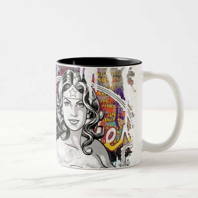 Wonder Woman Collage 6 Zweifarbige Tasse (Rechts)