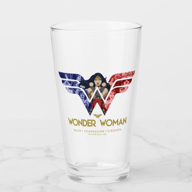 Wonder Woman Crossed Arms in Logo Collage Glas (Vorderseite)