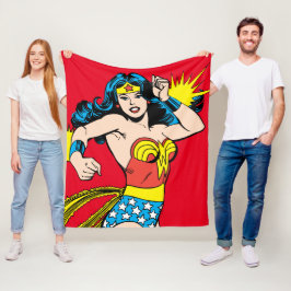 Wonder Woman Drehung mit leuchtenden Wellen Fleecedecke