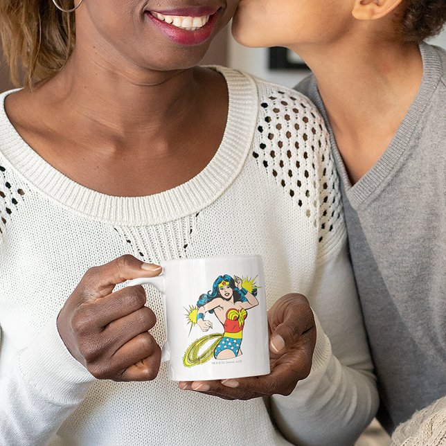 Wonder Woman Drehung mit leuchtenden Wellen Tasse (Von Creator hochgeladen)