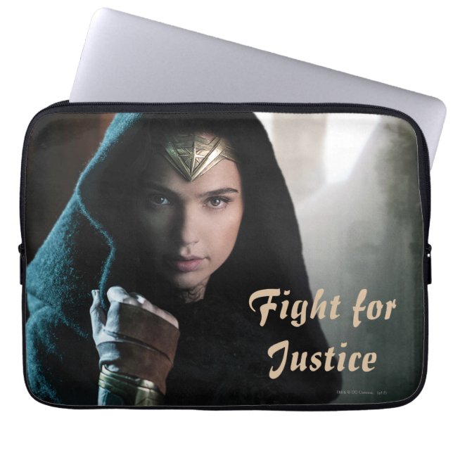 Wonder Woman in Cloak Laptopschutzhülle (Vorderseite)