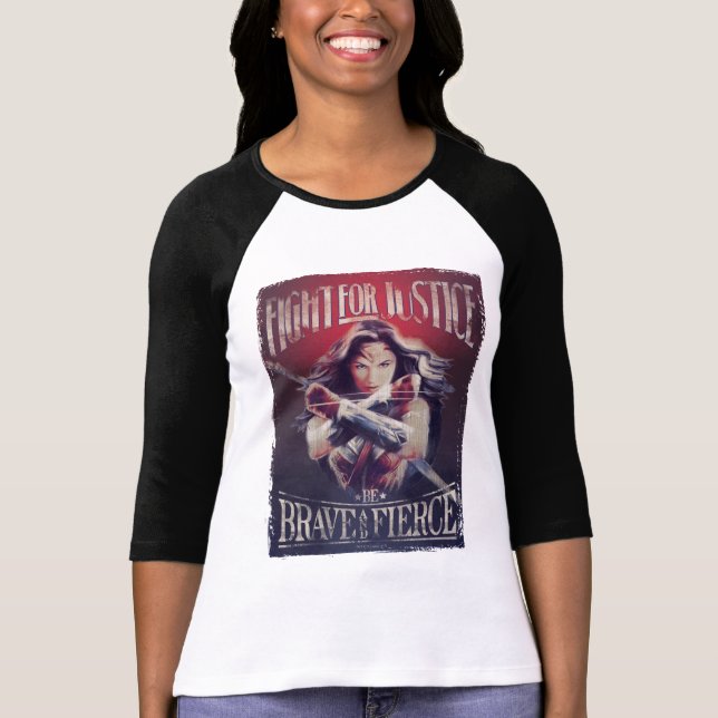 Wonder Woman kämpft für Gerechtigkeit T-Shirt (Vorderseite)