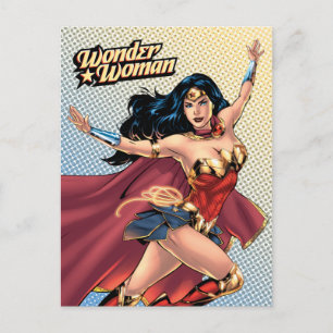 Wonder Woman Wearing Cape Einladungspostkarte