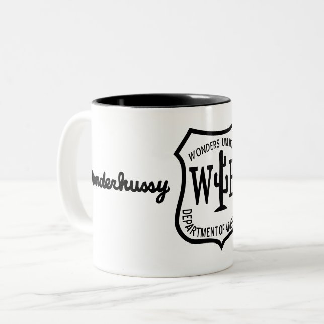 Wonderhussy Adventures B&W Wüste Abzeichen Zweifarbige Tasse (Vorderseite Links)