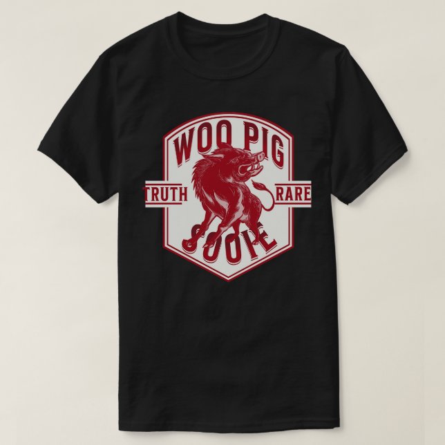 Woo Pig Sooie Abzeichen T-Shirt (Design vorne)