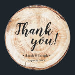 Wood Grain Rustic Wedding Vielen Dank für Ihr Inte Magnet<br><div class="desc">Zeigen Sie Ihre Wertschätzung mit unserem "Wood Grain Rustic Wedding Danke Ihnen Magnete". Diese zauberhaften Magnete zeichnen sich durch ein rustikales Holzkornschnitt-Design aus und können mit Ihren Namen und Ihrem Hochzeitstag personalisiert werden, was sie zu einem perfekten Sake für Ihre Gäste macht. Die Ästhetik fügt Ihren Gastgeschenke Hochzeiten eine Touch...</div>