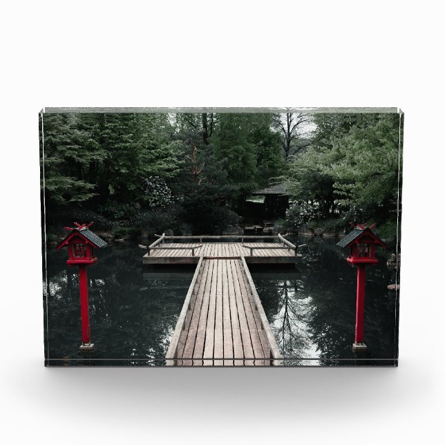 Wooden Pier framed by red Lanterns Fotoblock (Vorderseite)