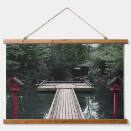 Wooden Pier framed by red Lanterns Wandteppich Mit Holzrahmen