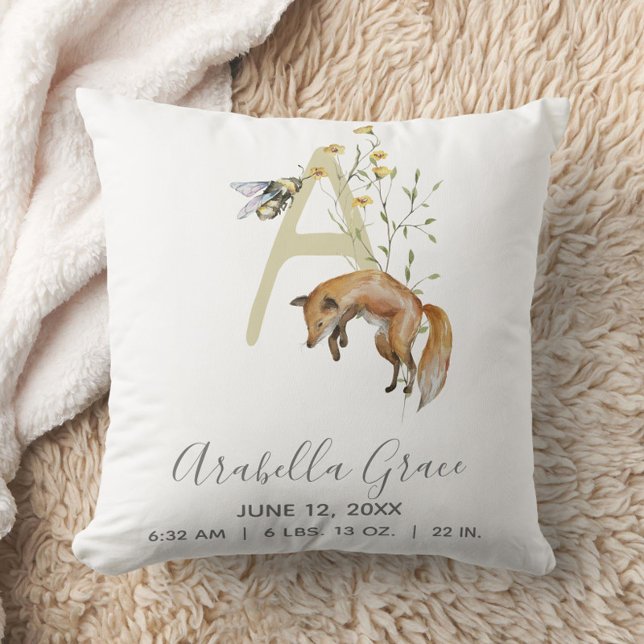 Woodland Animal Letter A Monogram Baby Birth Stats Kissen (Easily personalize this baby birth stat pillow for a newborn gift to treasure!)