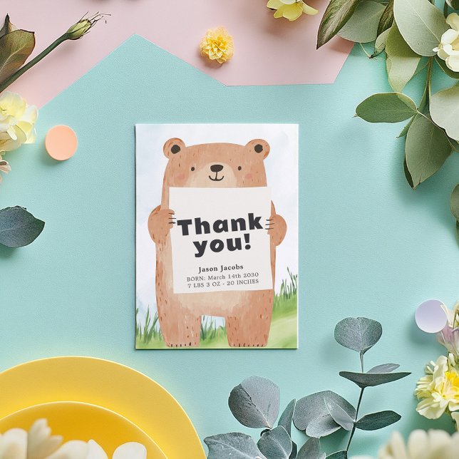 Woodland Bear Baby Dusche Vielen Dank Einladung (Cute baby boy bear holding a "Thank you" sign illustration on a grassy hill with baby details)