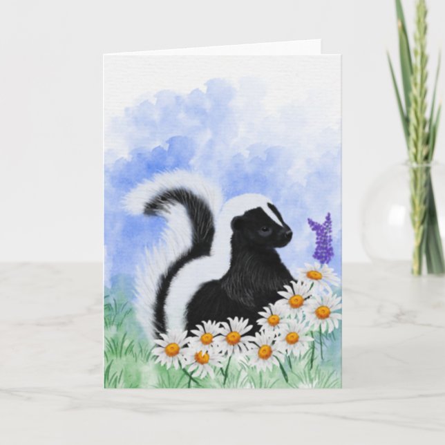 Woodland Skunk in Daisy Meadow 5x7 Greeting Card Karte (Vorderseite)