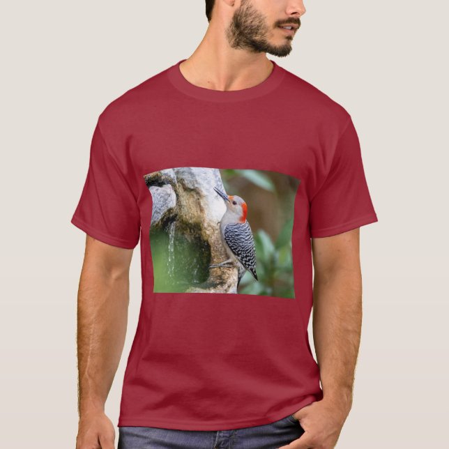 Woodpecker Bird Design Logo – Nature’s Rhythm in  T-Shirt (Vorderseite)