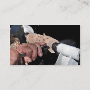 Woodturner an einer Drehbank Visitenkarte