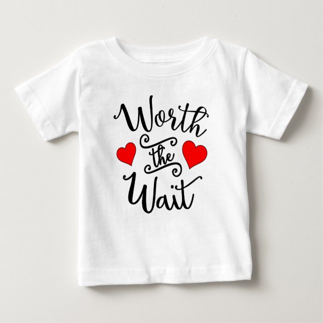 Worauf warten wartet: Ruffle-T-Shirt für Kleinkind Baby T-shirt (Vorderseite)