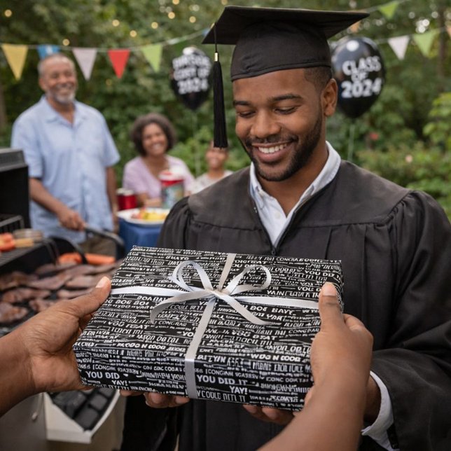 Word Collage Black and White Abschluss Geschenkpapier (Von Creator hochgeladen)
