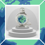 World Globe mit Text zur Personalisierung Taschenuhr<br><div class="desc">Pocket-Uhr mit Weltkugel-Hintergrund. Acht Textfelder können auf der Vorderseite personalisiert werden,  um Ihren Bedürfnissen gerecht zu werden. Egal ob Sie einen World Traveller Club oder einen World Birdwatchers Club haben,  Sie können es zu Ihrem eigenen machen.</div>