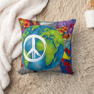 World Peace Throw Kissen