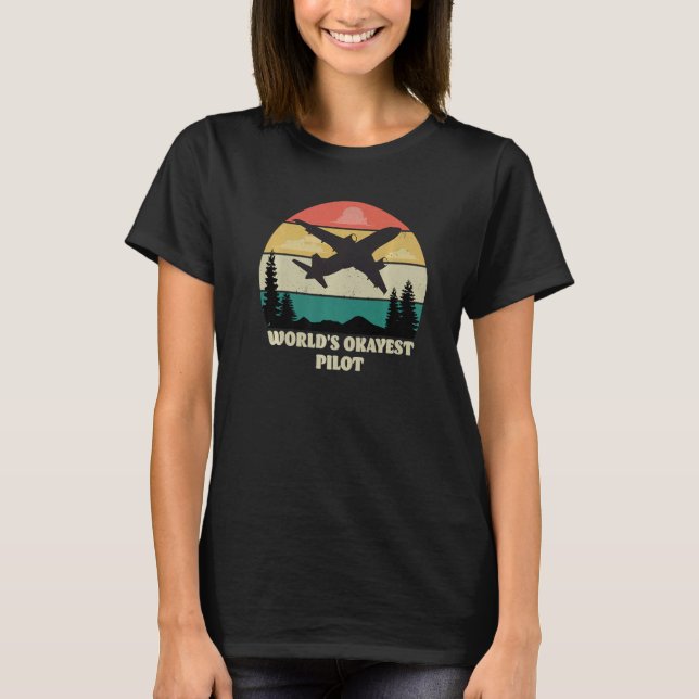 World's Okayest Pilot Funny Flying Aviation Premiu T-Shirt (Vorderseite)