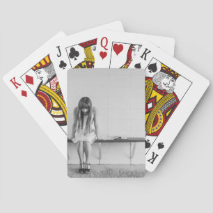Worried Girl Spielkarten