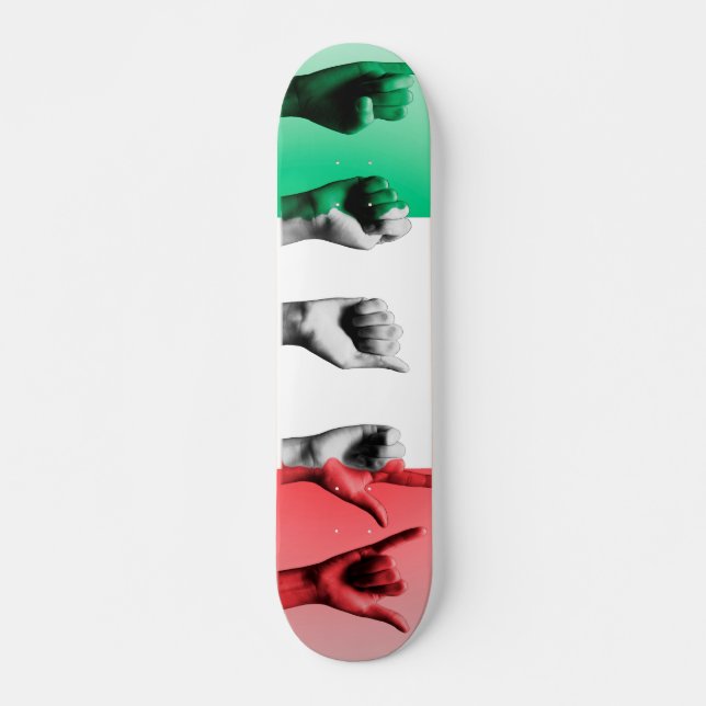 Wort Italien über der italienischen Flagge Skateboard (Vorne)