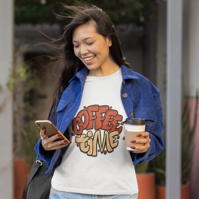 Wörter der Kaffeezeitkalligraphie T-Shirt (Von Creator hochgeladen)