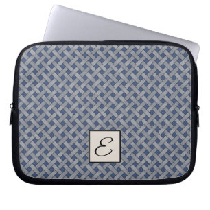 Woven Silver Rattan auf Custom Blue mit Monogram Laptopschutzhülle