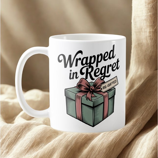 Wrapped in Regret | Christmas Emotional Humor Kaffeetasse (Von Creator hochgeladen)