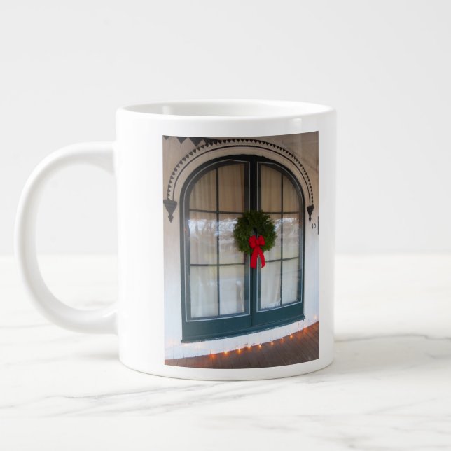 Wreath and Gingerbread Doorway - Martha's Vineyard Jumbo-Tasse (Links)