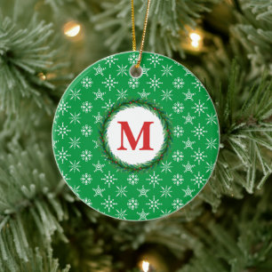 Wreath Monogram, Ihr Name Weißes Schneeflocken Grü Keramik Ornament