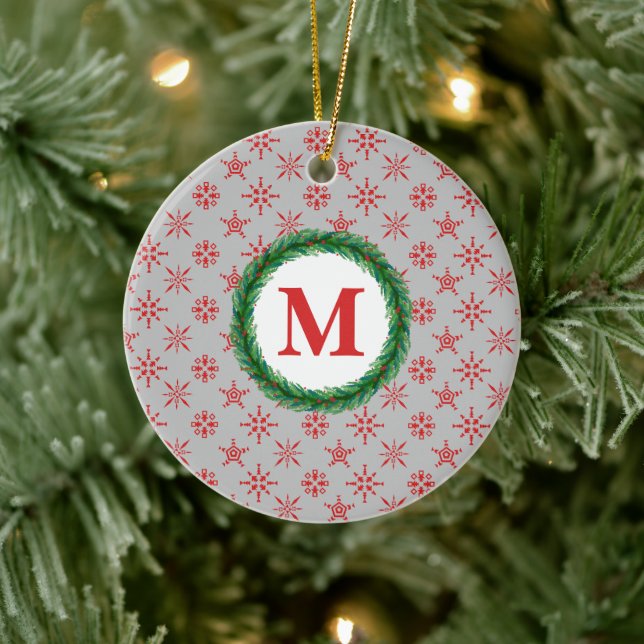 Wreath Monogram Your Name Red Snowflakes Silver Keramik Ornament (Baum)