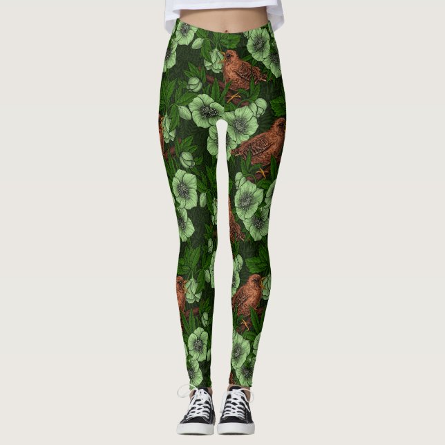 Wren und Hellebos auf dunkelgrün Leggings (Vorderseite)
