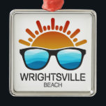 Wrightsville Beach North Carolina Sonnenbrille Ornament Aus Metall<br><div class="desc">Wrightsville Beach in North Carolina bietet alles von Kajak,  Surfen und Tauchen bis hin zu Joggen- und Golfplätzen.</div>