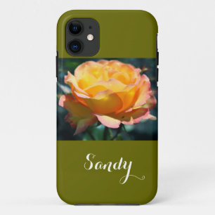 Wunderschöne, elegante gelbe Rosenblume mit Namen iPhone 11 Hülle