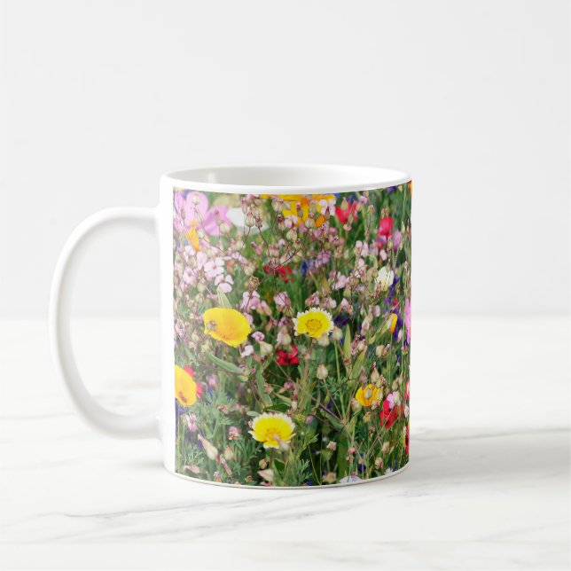 wunderschöne, farbenfrohe Wiese wilder Blume Kaffeetasse (Links)