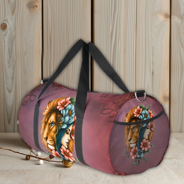 Wunderschöne Frau, deren langes, fließendes Haar Duffle Bag (Von Creator hochgeladen)