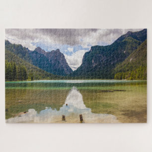 Wunderschöne Landschaft des Toblacher Sees, italie Puzzle